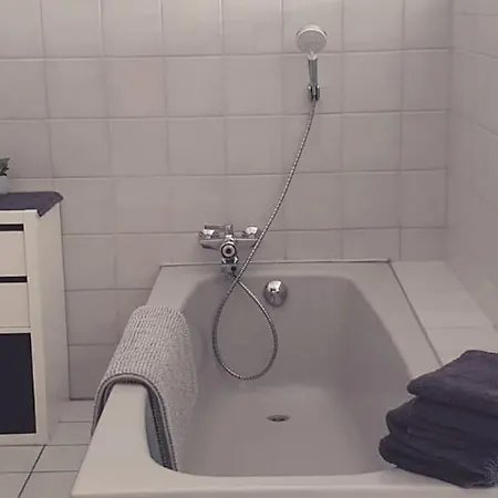 Appartement Oma Lina Haus - 4 Sz 2 Baeder Grosser Garten Und Infrarot-sauna Greifenstein