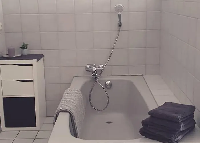 Apartment Oma Lina Haus - 4 Sz 2 Baeder Grosser Garten Und Infrarot-sauna Greifenstein